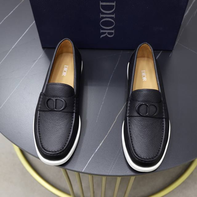 Factory Price: Brand: Dior Standard Sizes: Men's Sizes 38, 44, 45 (Customizable)