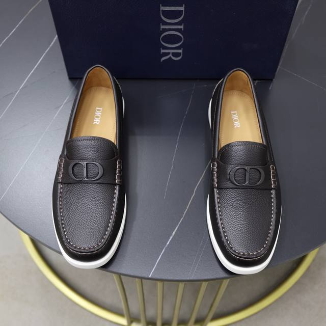 Factory Price: Brand: Dior Standard Sizes: Men's Sizes 38, 44, 45 (Customizable)