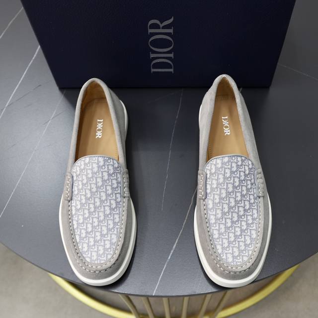 Factory Price: Brand: Dior Standard Sizes: Men's Sizes 38, 44, 45 (Customizable)