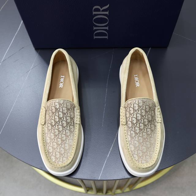 Factory Price: Brand: Dior Standard Sizes: Men's Sizes 38, 44, 45 (Customizable)