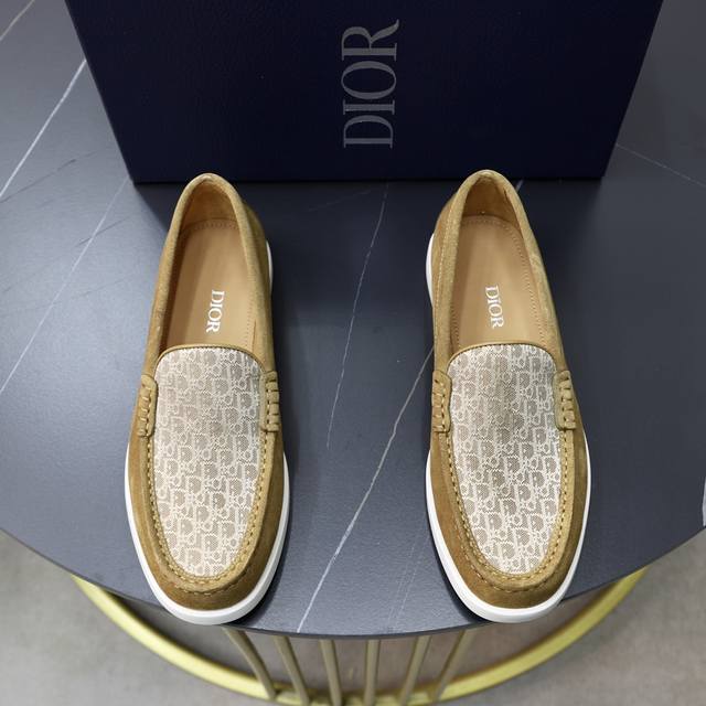 Factory Price: Brand: Dior Standard Sizes: Men's Sizes 38, 44, 45 (Customizable)