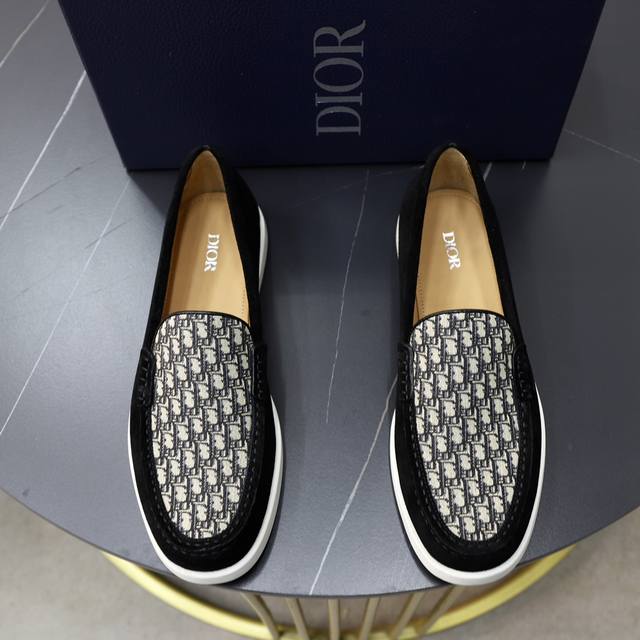 Factory Price: Brand: Dior Standard Sizes: Men's Sizes 38, 44, 45 (Customizable)