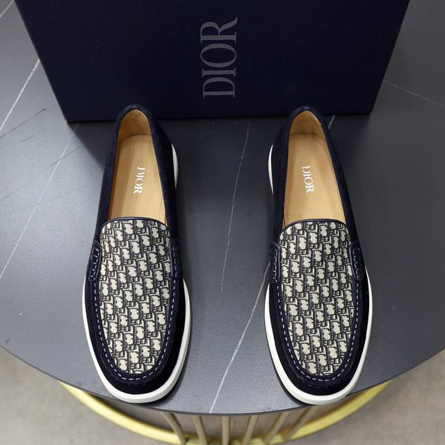 Factory Price: Brand: Dior Standard Sizes: Men's Sizes 38, 44, 45 (Customizable)