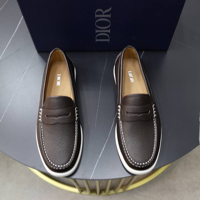 Factory Price: Brand: Dior Standard Sizes: Men's Sizes 38, 44, 45 (Customizable)