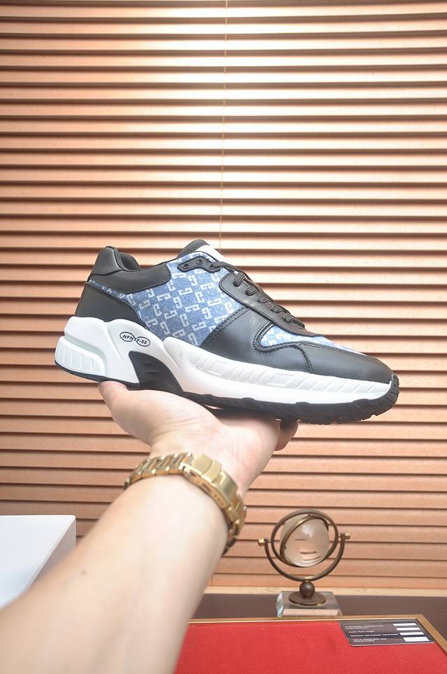 Factory Price P Givenchy. Available Simultaneously At Givenchy Stores. Upper: It