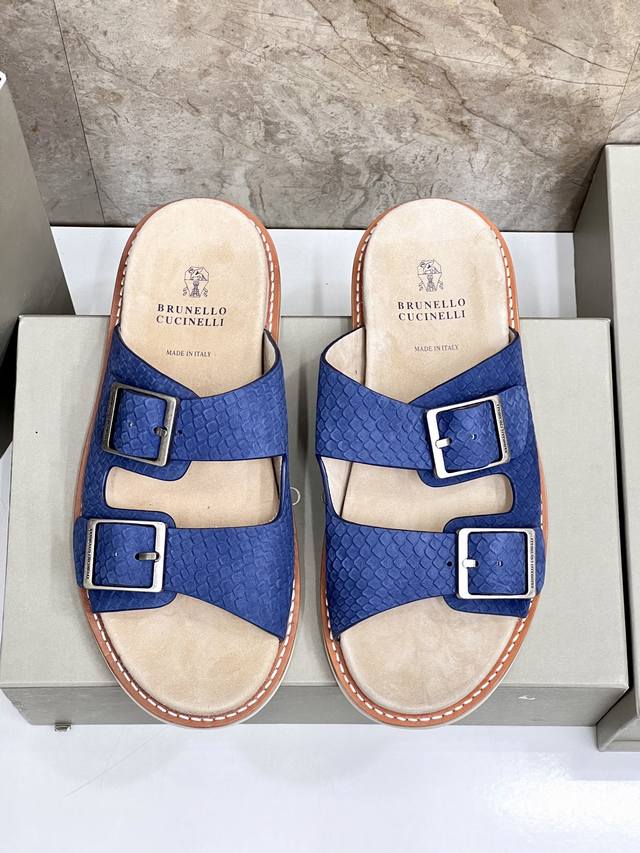 Brunello Cucinelli Men's Beach Shoes: Each Insole Features A Brand Emblem, Genui
