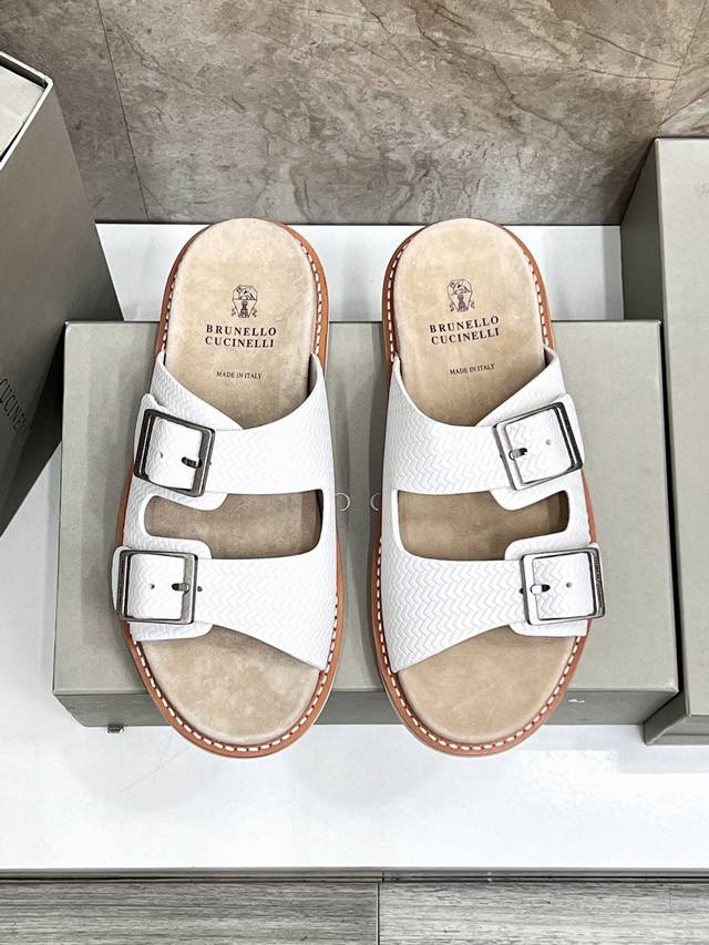 Brunello Cucinelli Men's Beach Shoes: The Insoles Are Adorned With Brand Logos,