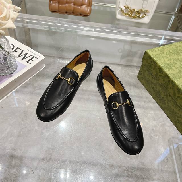 1919-1 Black 35-41 Leather Loafers With A Sleek Toe. The Brand's Classic Horsebi