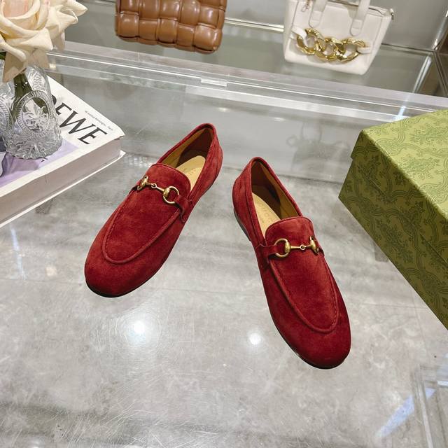 1919-10 Burgundy 35-41 Leather Loafer With A Sleek Toe. The Brand's Classic Hors