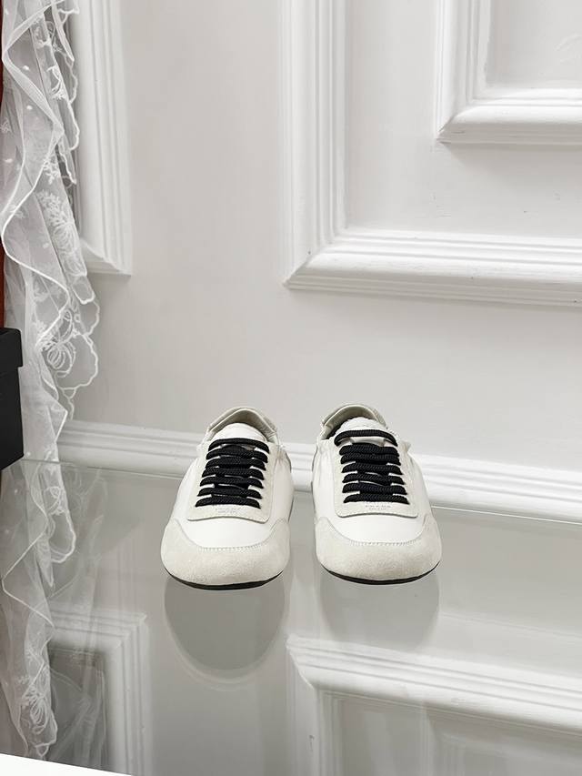 Collapse Nylon Sneakers Embracing The Current Retro Thin-Sole Trend, The Collaps