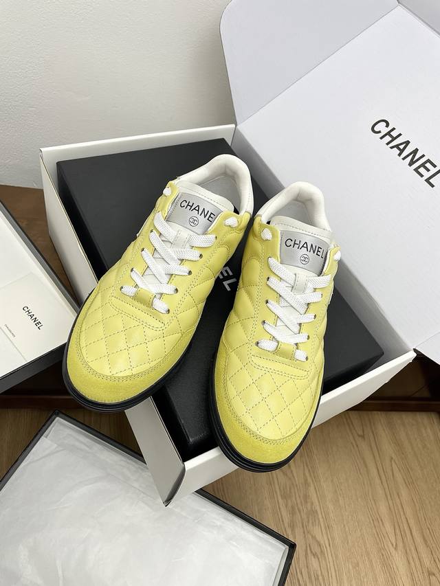 Plane Box 10 Chanel New Baseball Shoes! Hidden Tennis Shoes From The Chanel Fami