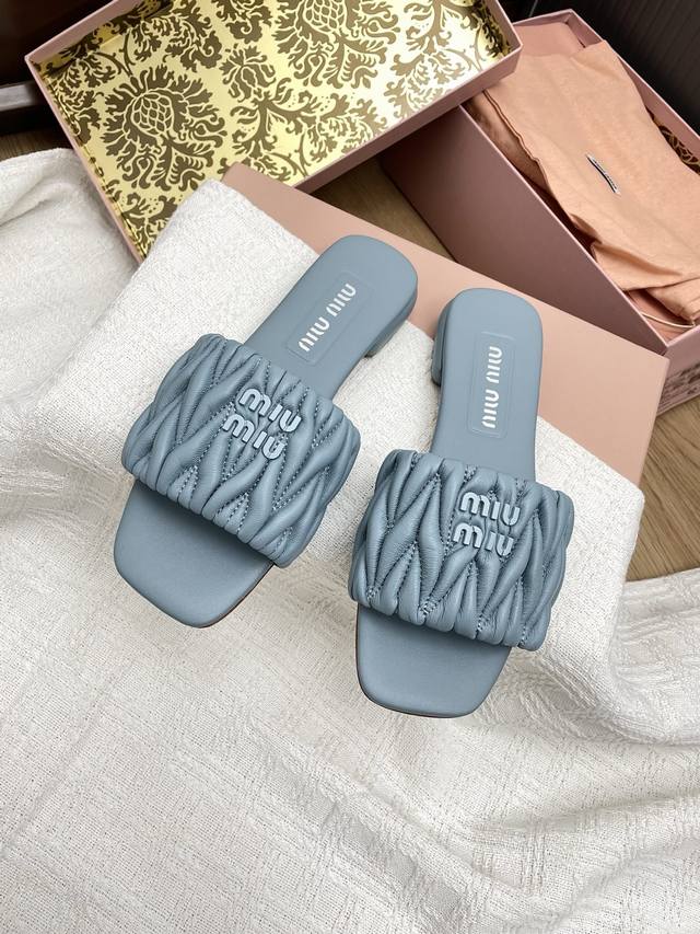 Miu Miu 2025 Early Summer New Arrival Pleated-Face Strappy Sandals. The Wrinkled