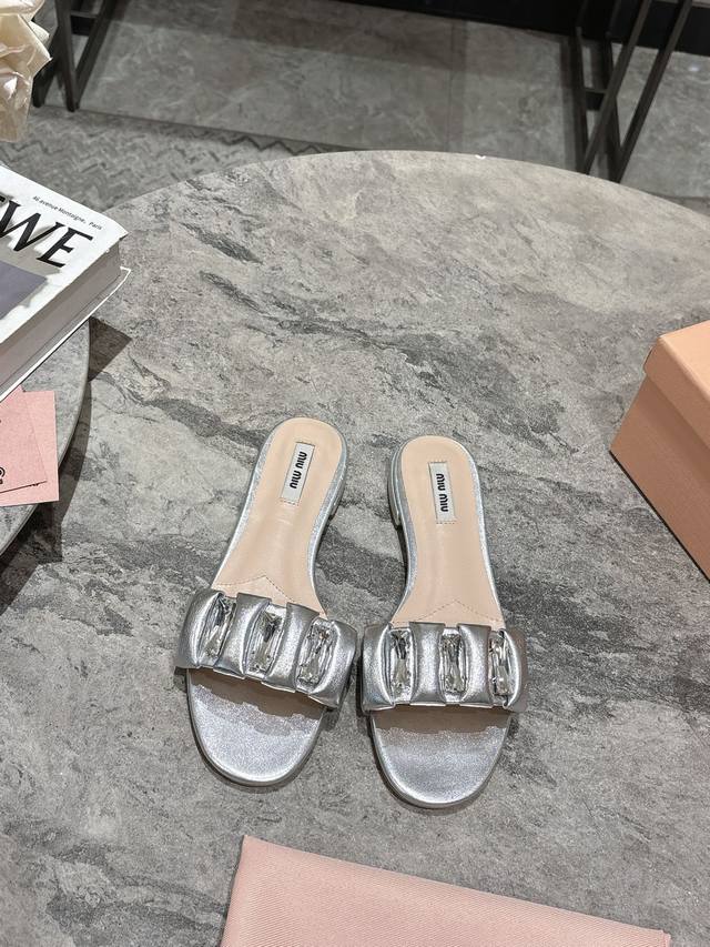 Miumiu 2025 Spring/Summer New Arrival Diamond-Embellished Strappy Sandals, Perfe
