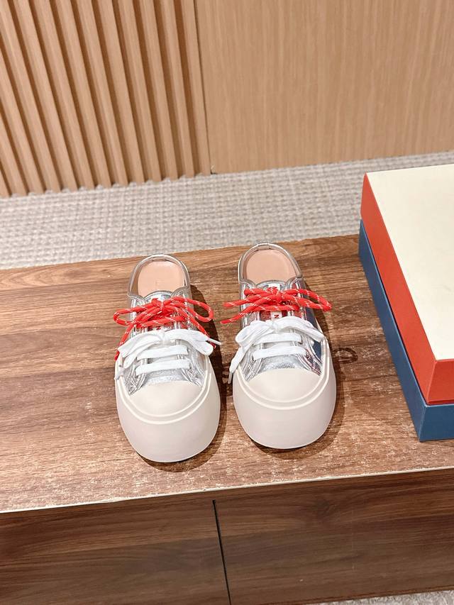 Mani's Latest Mary Jane Shoes With A Large Toe, Very Elegant And Comfortable, Wh