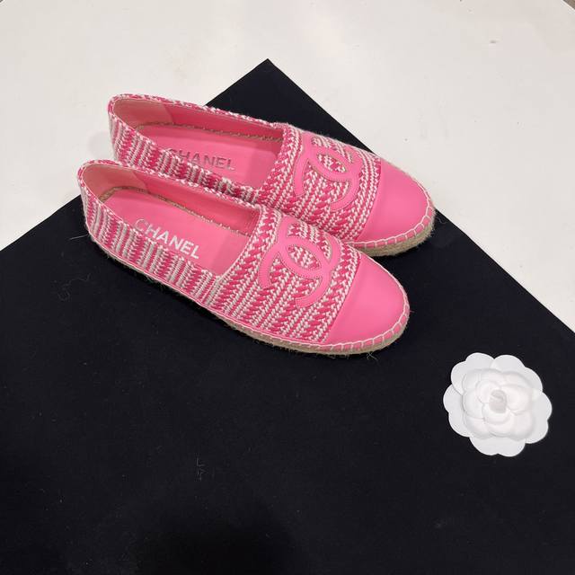 Chanel New Hemp Rope Sole Fisherman Shoes. The Upper Is Made Of Imported Printed