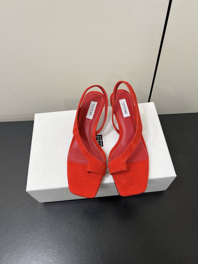 Toteme 25S Spring/Summer New Arrival Minimalist Square-Toe Thong Flat High-Heel