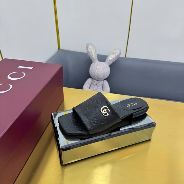 Factory Price Pp 2025 Early Spring Gucci Embossed Double G Slippers In Two Mater