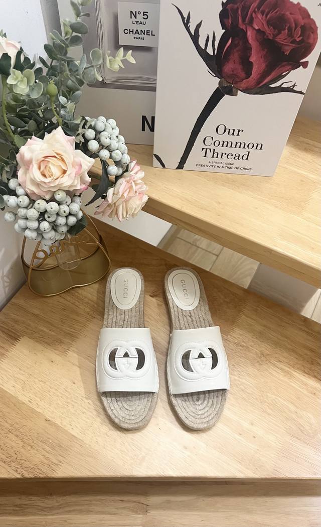 Women's And Men's Gucci 2025 Spring/Summer, Straw-Woven Sandals. Inspired By The