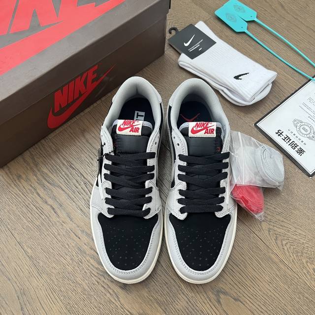 Top-Tier Air Jordan 1 Low White/Gray Reverse Swoosh Travis Scott Air Jordan 1 Hi