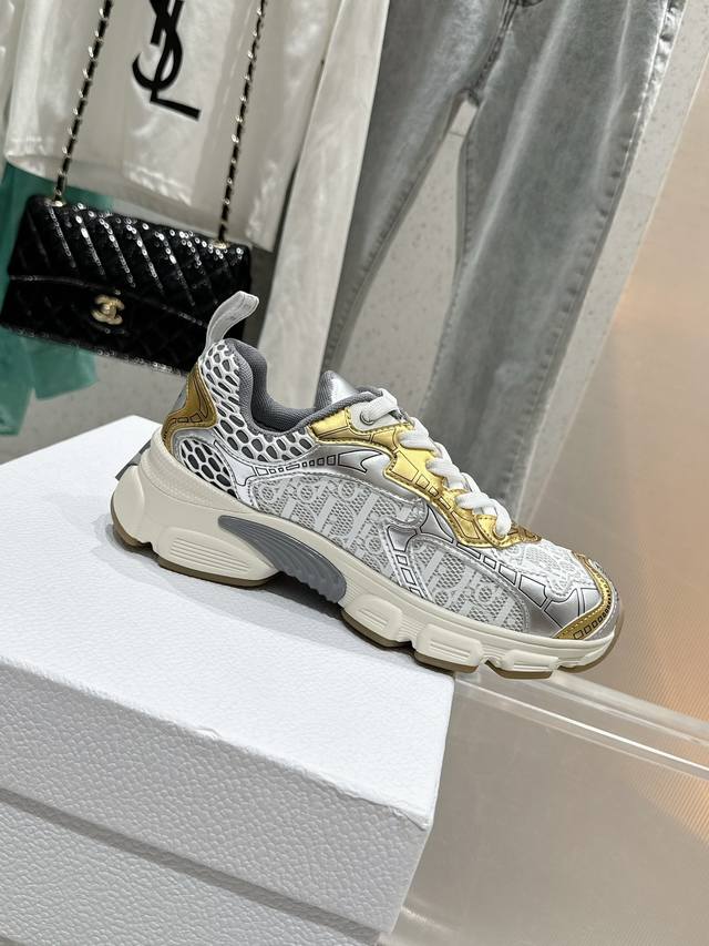 Top-Tier Version Classic Retro Dad Sneakers, Made From Original Designs. A Super