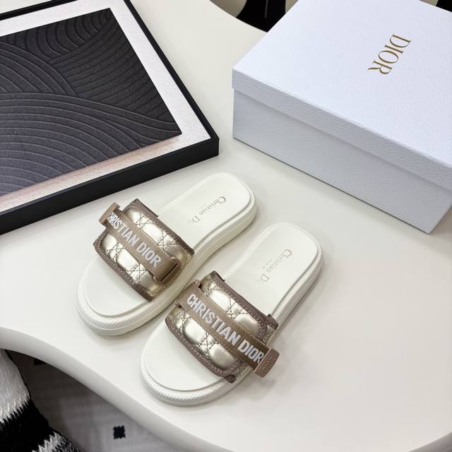 D High-End Version Of The Sandals, Tpu Outsole. 2025 New Classic Style, Premium