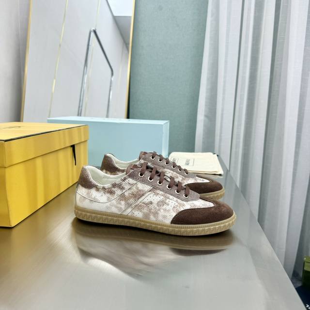 Factory Price Pp Men +50 Fendi New Year Couple's Edition Skateboard Casual Sneak