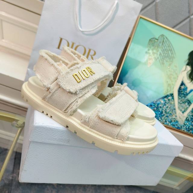Dior Summer Classic Bestseller Dioract Slippers Sandals This Sandal Showcases A