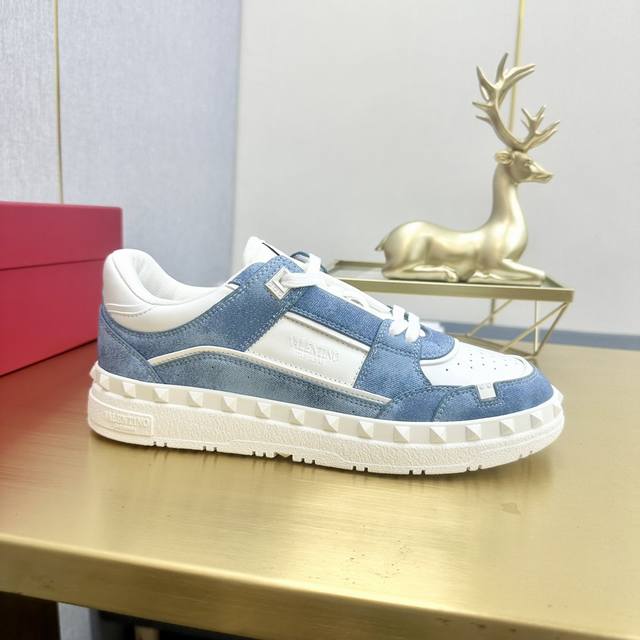 Factory Price Pp Valentino's Latest Colorway, A Must-Have. Purchase The Original