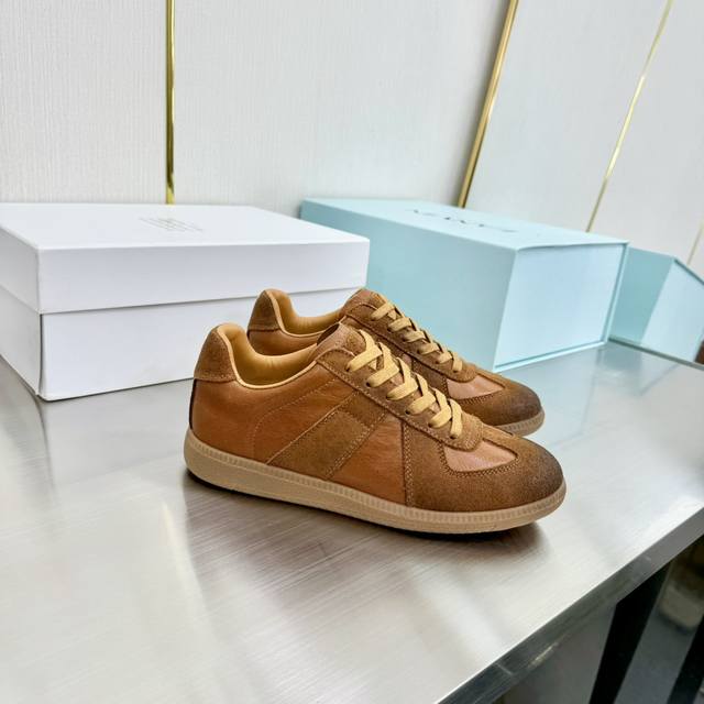 Women, Men 360 Summer New Arrival Platform Sole Design Instantly Adds 8Cm In Hei