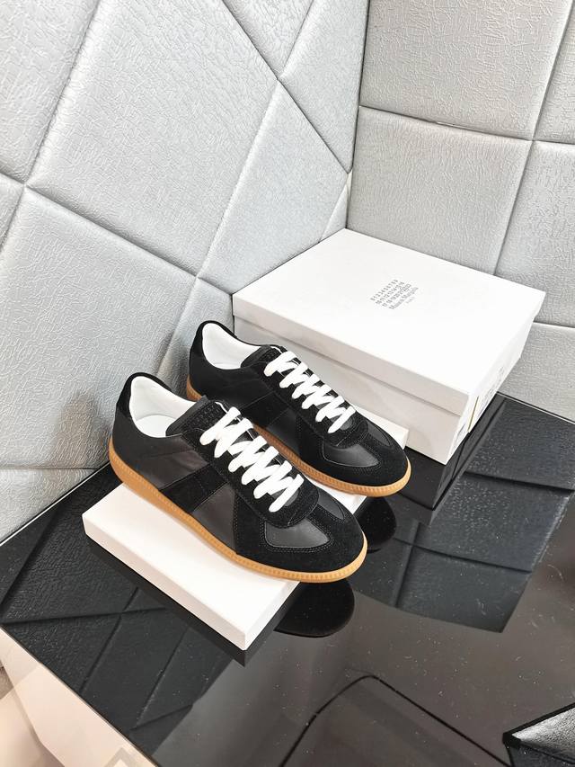 Factory Price: Women's Sizes, Men's Sizes, High-Quality Leather Lining, Mm6 Late