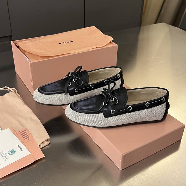 Factory Price: 2025 Miumiu Spring/Summer Fabric And Leather Distressed Retro Loa