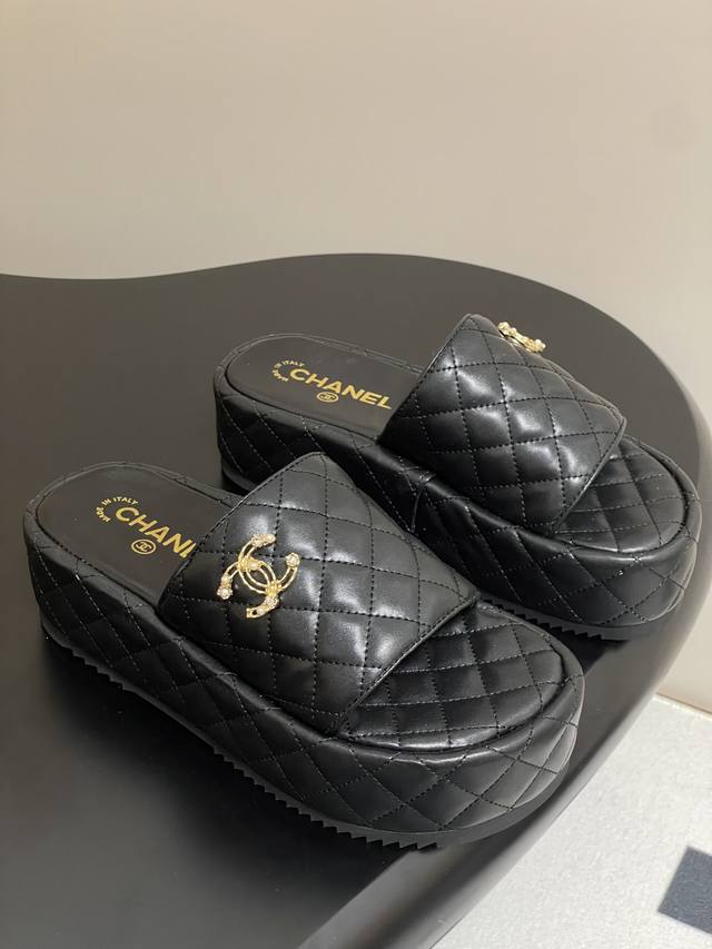 25S Spring/Summer New Arrival Chanel Small Diamond Quilted Double C Pearl Buckle