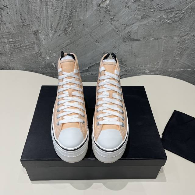 R13 Thick-Soled High-Top Sneakers R13 Thick-Soled Shoes Are Truly Yyds. Instantl