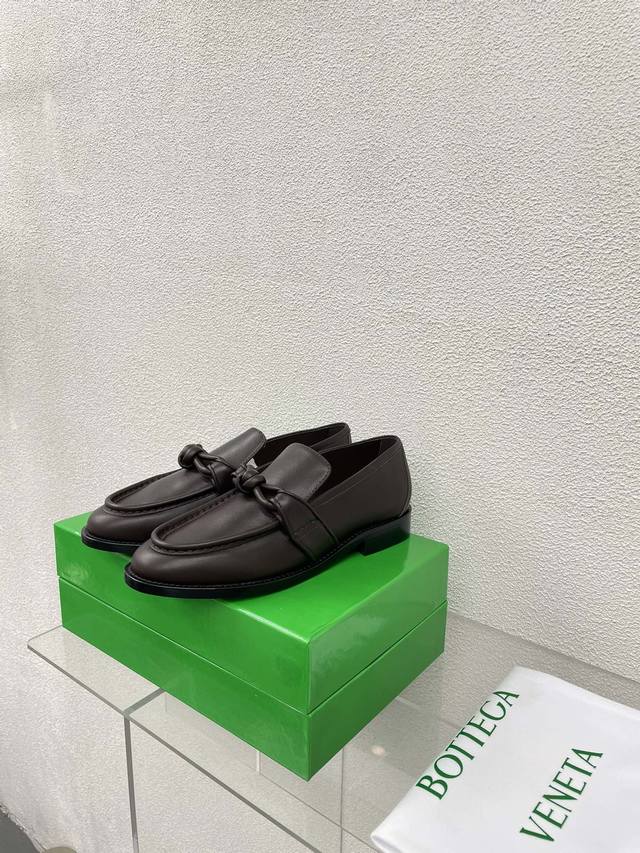 Bottega Venet* Leather-Wrapped Buckle Women's Astaire Loafer Original 1:1 Design