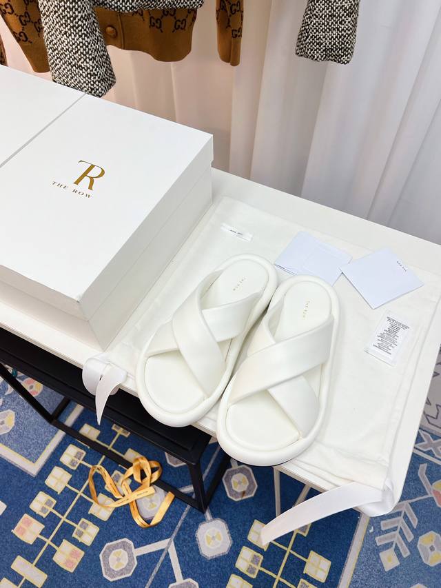 The Row 24 New Cross-Woven Bread-Style Slippers With Elevated Thick Soles The Ro
