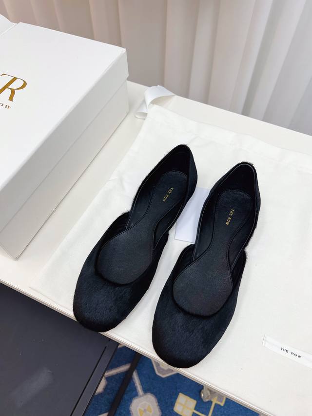 The Row 24Ss Low-Top Flat Retro Mule Shoes The Design Is So Gentle, Giving A Sof