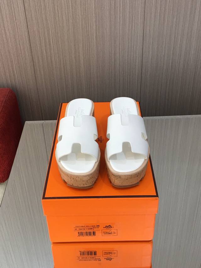 Herm S Latest Top-Tier Authentic-Quality Thick-Soled Series; Purchased The Genui