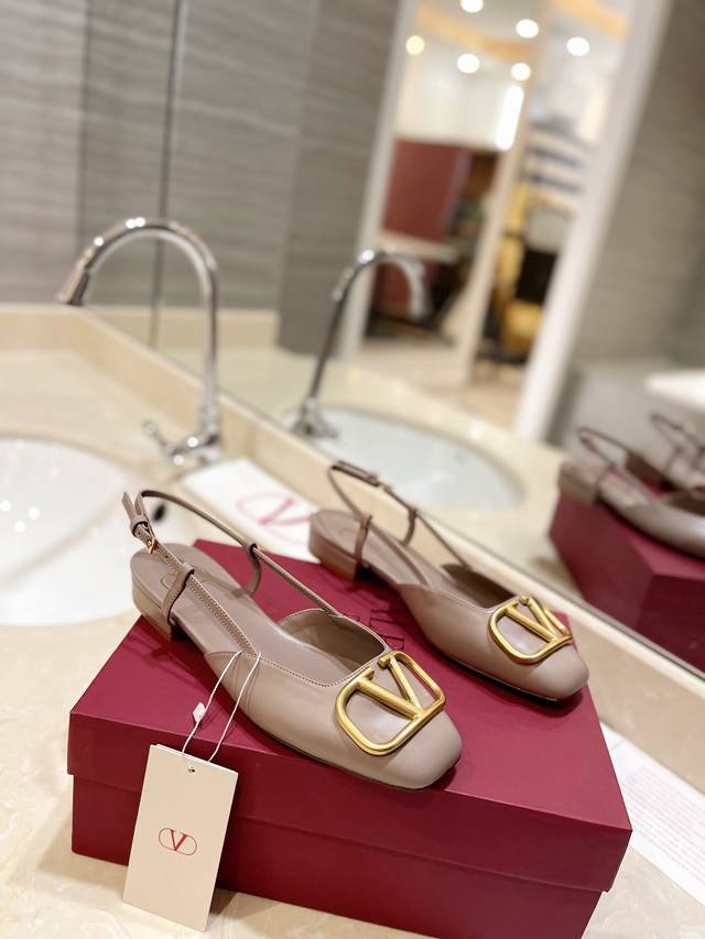 Valentino Garavani Vlogo V-Buckle Series - Latest Store Collection, Highest Vers
