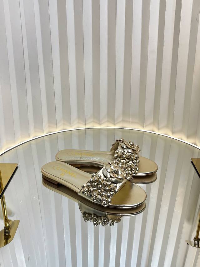 25 Ss Spring/Summer New Arrival Chanel* Little Flower World Flat Sandals. Adorab