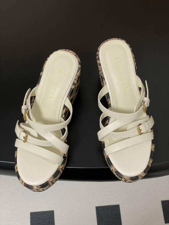 Spring/Summer New D-Attitude Wedge Heel Sandals With Cross Straps And Waterproof