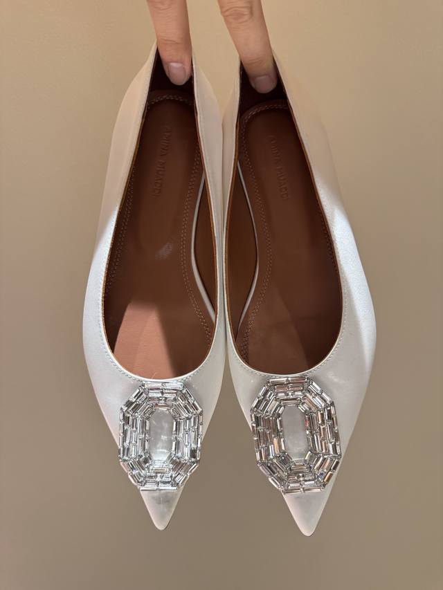 25Fw Runway Fashion Flat Shoes, Lacquered Leather, Silk Fabric, Delicate And Ele