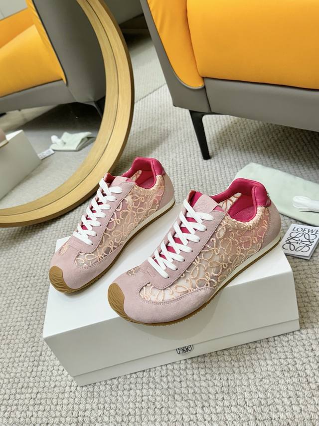Women's And Men's Loewe 2025 Spring/Summer Bestseller Ballet Runner 2.0 Letter C