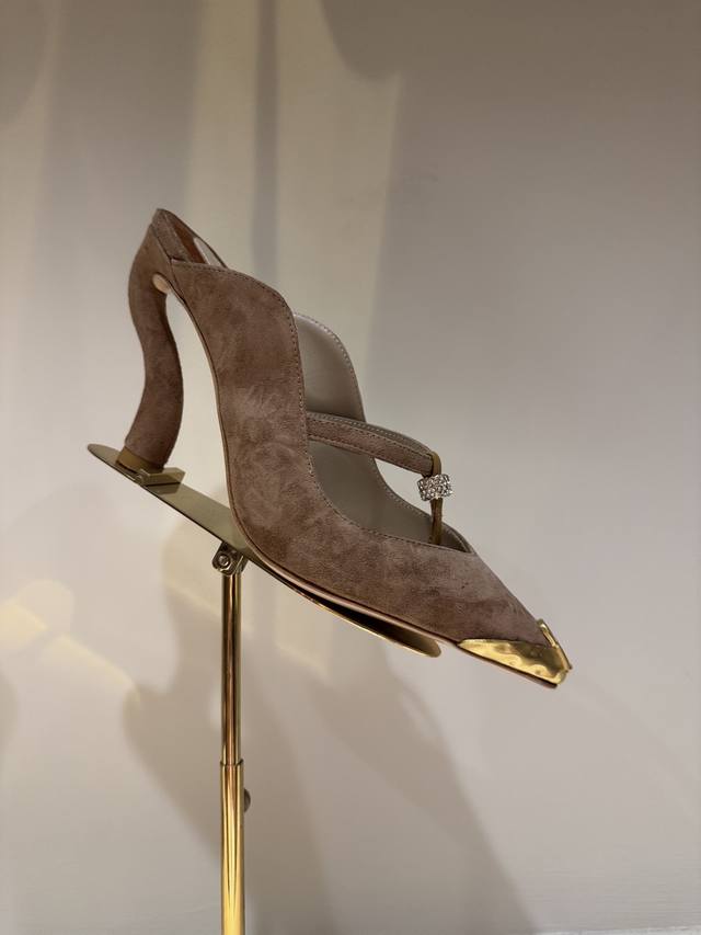 The Forgotten Design Master Elsa Schiaparelli, Chanel's Lifelong Rival, Was Ofte