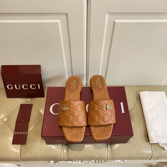 Factory Price P, Gucci New Arrival Slippers, High-End Version, Embossed Leather