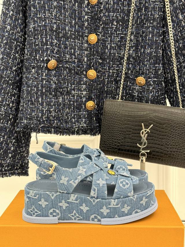 Factory Price L*V Donkey House Spring/Summer New Arrival Thick-Soled Beach Sanda