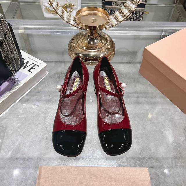 Flash Sale Price: Top-Quality Miu Miu 25 Spring/Summer Runway New Arrival! Color