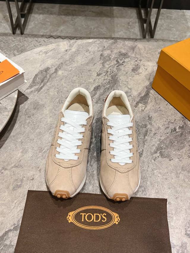 Leather-Upper Tod's New Arrival Athletic Agan Shoes. The Most Striking Feature O