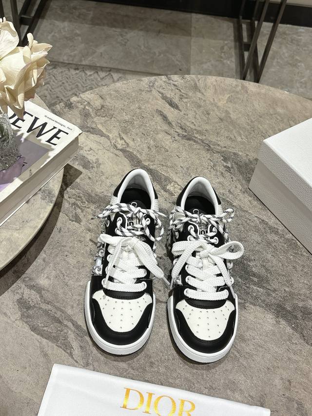 Dior Spring/Summer Runway-Inspired Lace-Up Low-Top Sneakers. Authentic Design, P