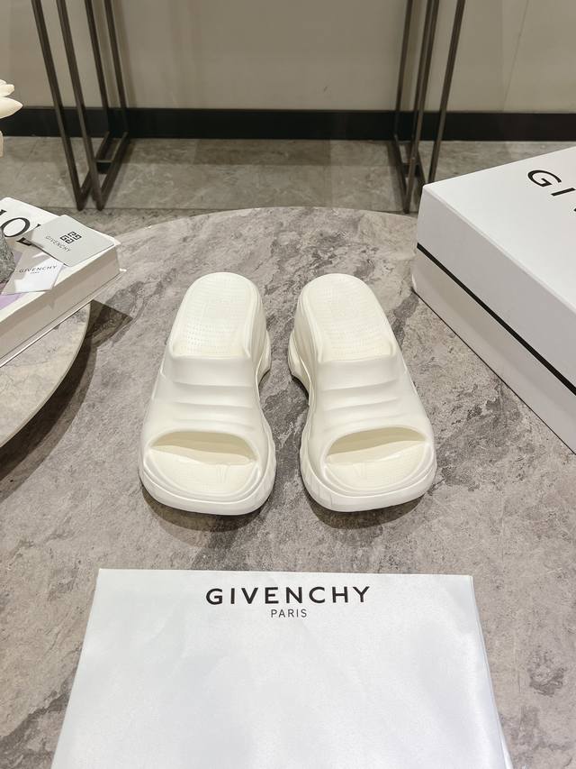 Givenchy New Marshmallow Series Elevated Sandals. Sleek And Lightweight For Earl
