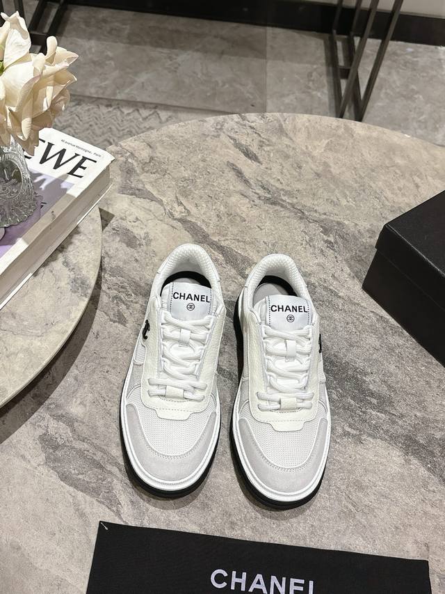 Chanel's Latest 25C Casual Sneakers, Original Mold Customization, Incredibly Bea